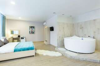 Гостиница 7 Холмов Киров Номер-студия-4