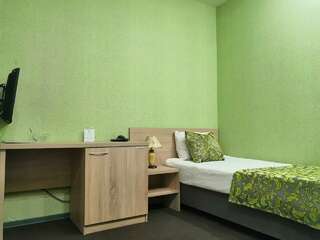 Гостиница 7 Холмов Киров Одноместный номер с балконом-1