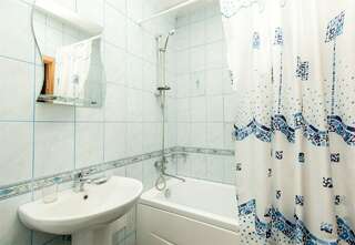 Гостиница 7 Холмов Киров Двухместный номер Делюкс с 1 кроватью-7