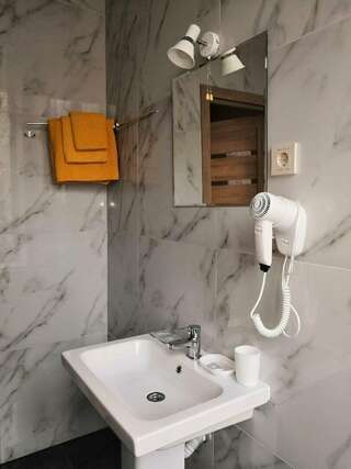 Гостиница 7 Холмов Киров Семейный номер-4