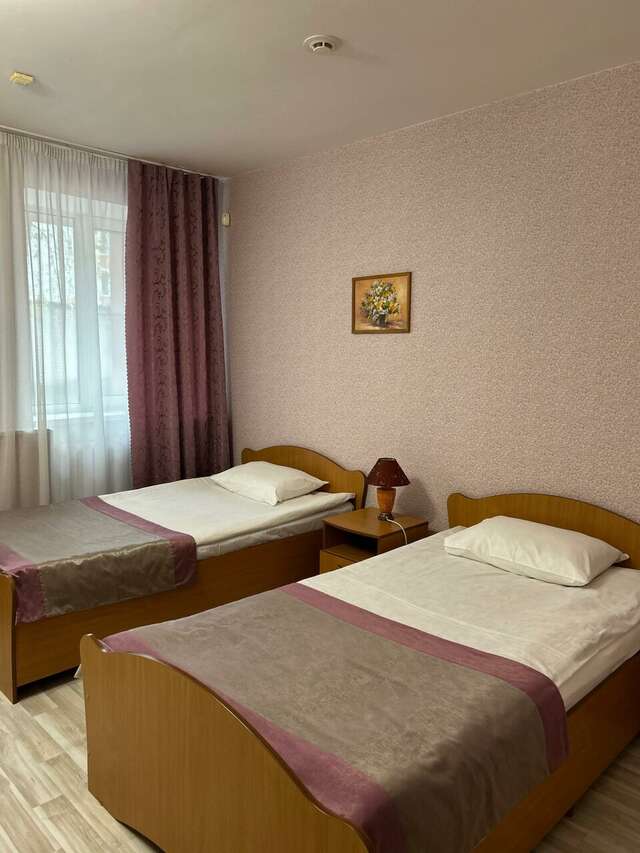 Гостиница 7 Холмов Киров-93